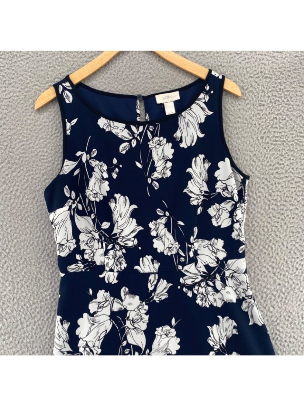 Ann Taylor LOFT Dress Womens 6 Navy Floral Bell Flowers Fit & Flare Sleeveless - Picture 2 of 10
